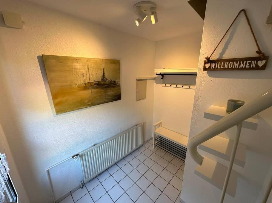 Ruhige, Kleine Ferienwohnung Schortens Exterior foto